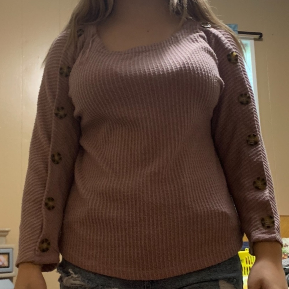 signature Studios Size small purple sweater shirt